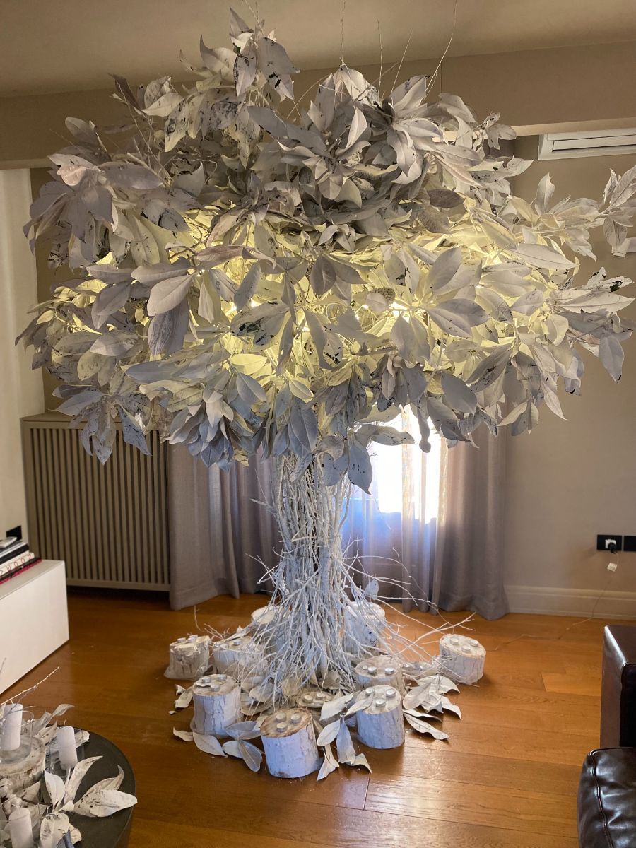 composizione floreale natalizia bianco-argento