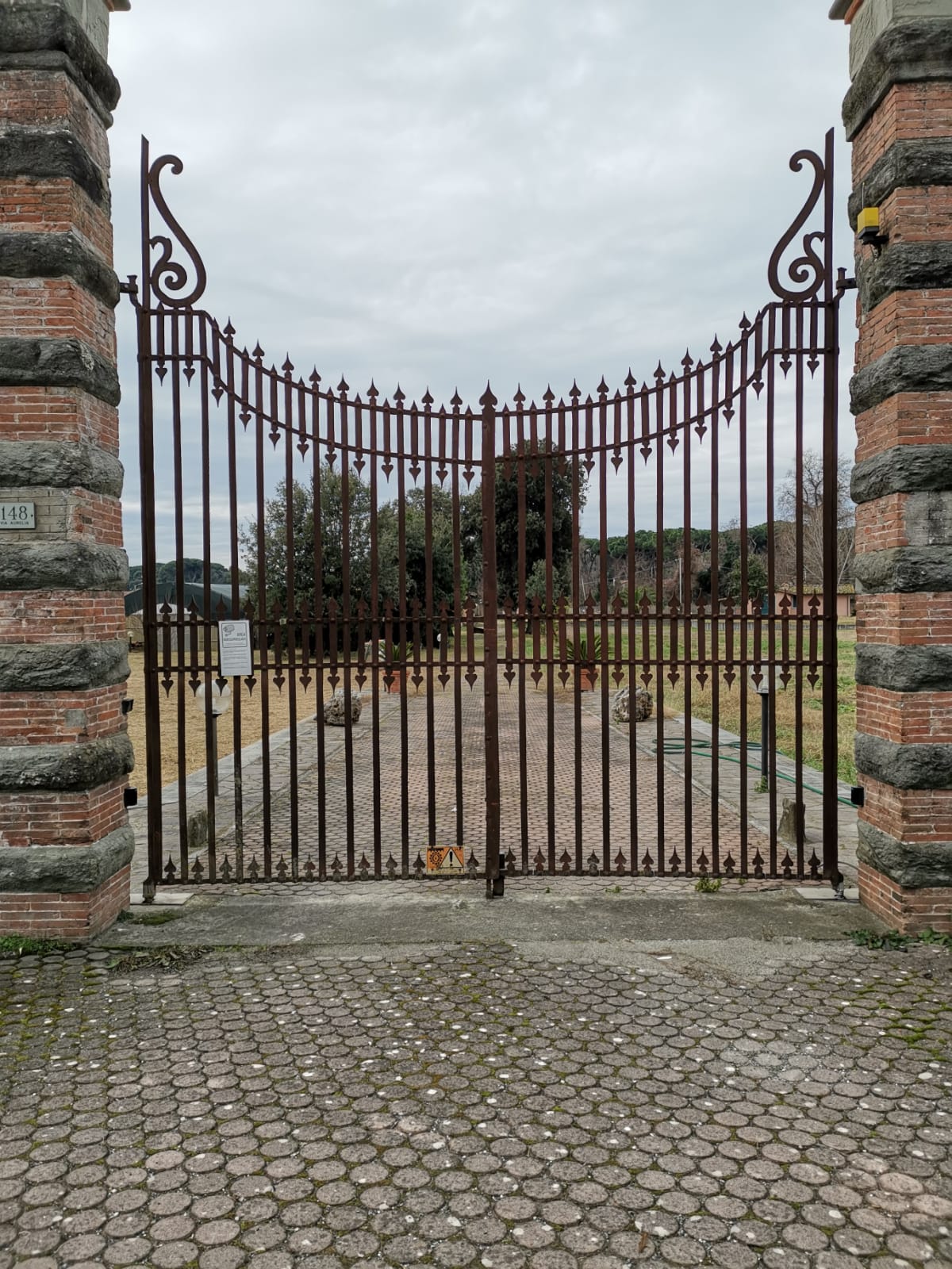 cancelli a battente per ville