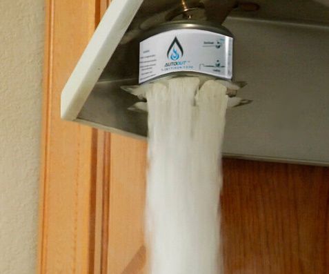 A faucet with a label on it that says ' water ' on it