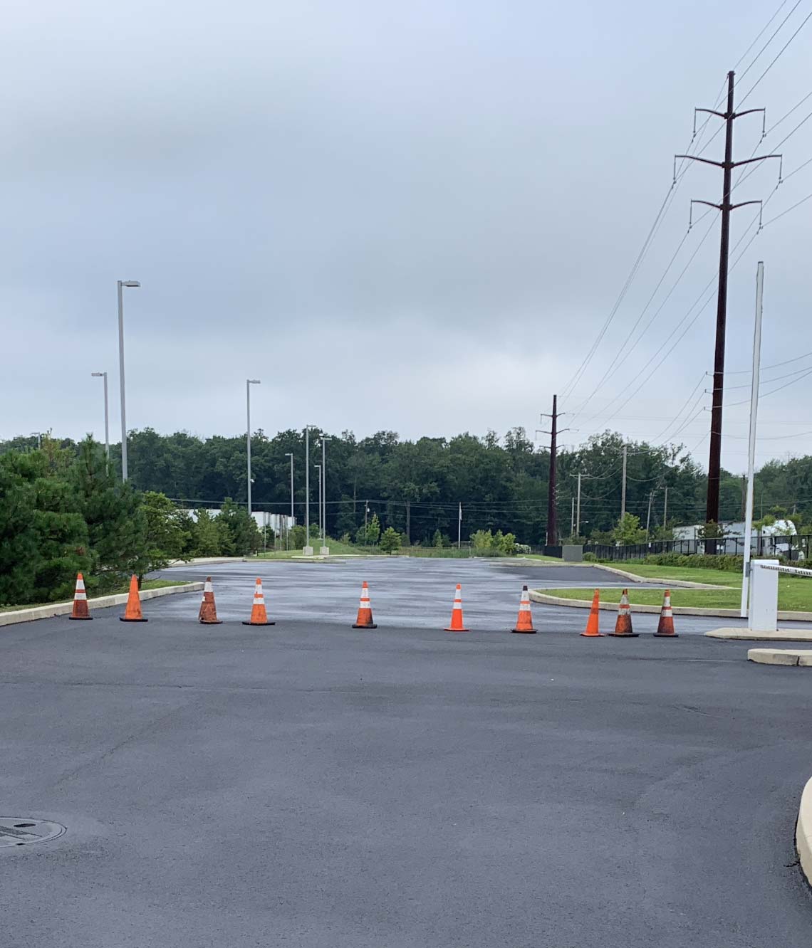 Asphalt Sealcoating, Asphalt Crack Filling, Montgomery County PA