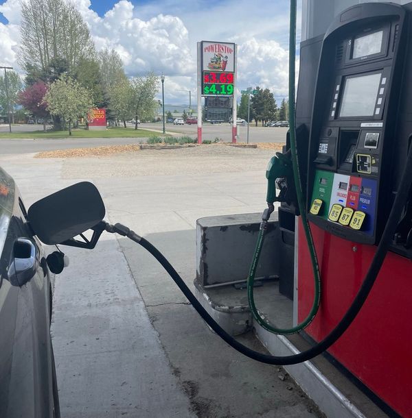 gas pump with car