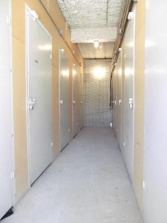 White Storage Door — Des Moines, IA — Capitol City Mini Storage