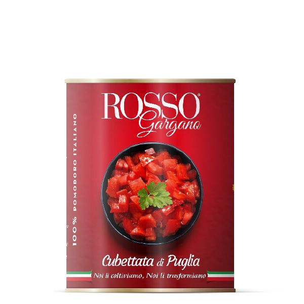 Una lattina di pomodori a cubetti chiamati rosso garzone