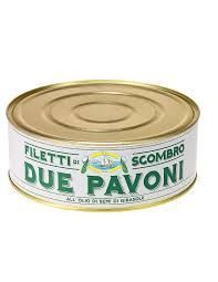 A can of filetti di scombro due pavoni on a white background.