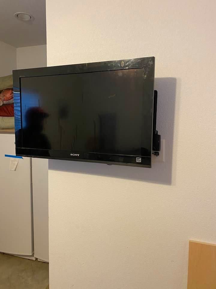 The TV Guy, McLennan County TX, Bell County TX, Hill County TX, Waco TX, South Bosque Waco TX, McGregor TX, Bellmead TX, Abbott TX, Milford TX, Waxahachie TX, Groesbeck TX, Teague TX, Woodway TX, Hewitt TX, Bruceville-Eddy TX, Troy TX, Temple TX, Belton TX, Killeen TX, Harker Heights TX, Salado TX, Jarrell TX, Georgetown TX, TV Mounting, TV Mounting Help, TV Mounting Company, Professional TV Mounting, TV Mounting Service Near Me, Office TV Mounting, Office TV Mounting Help, Office TV Mounting Company, Professional Office TV Mounting, Office TV Mounting Service Near Me, Soundbar Mounting, Soundbar Mounting Service Near Me, TV Wire Concealer, Hide TV Wire Services, Hide Soundbar Wire Services, Shelf Installation