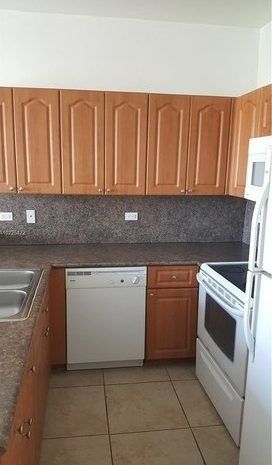 735 SW 2nd Street Kitchen