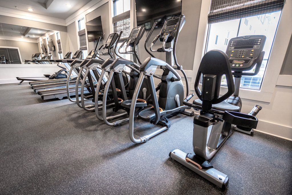 1 element apartments gym