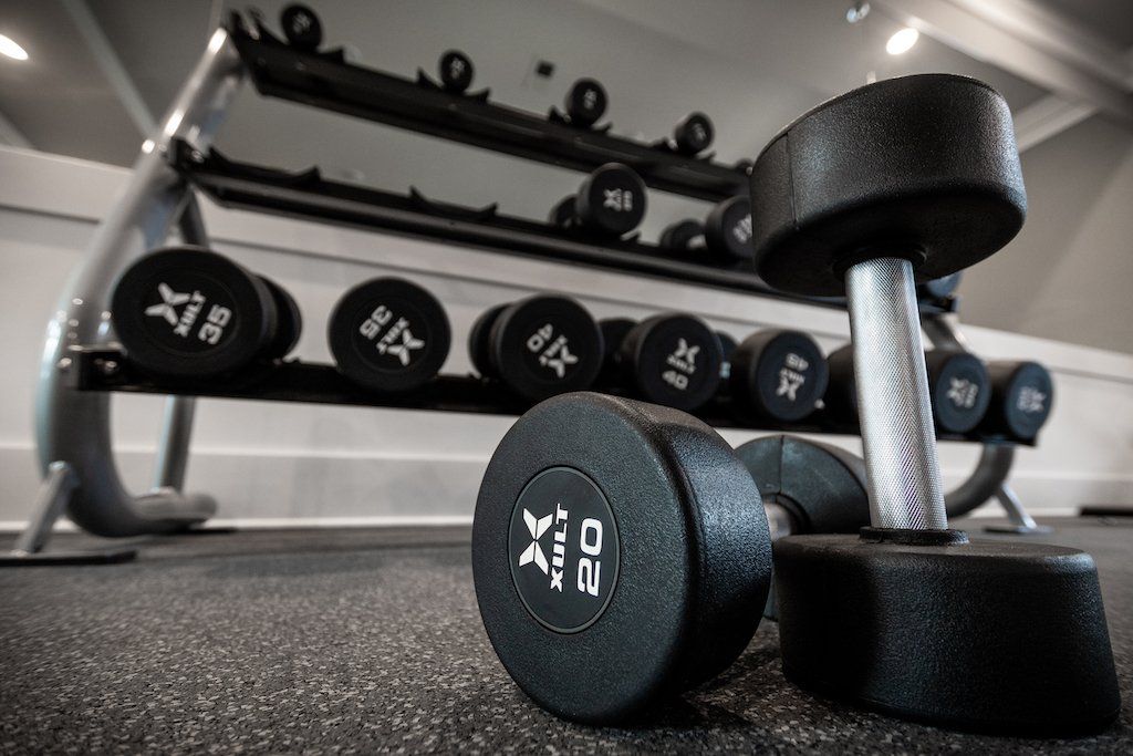 1 element apartments gym