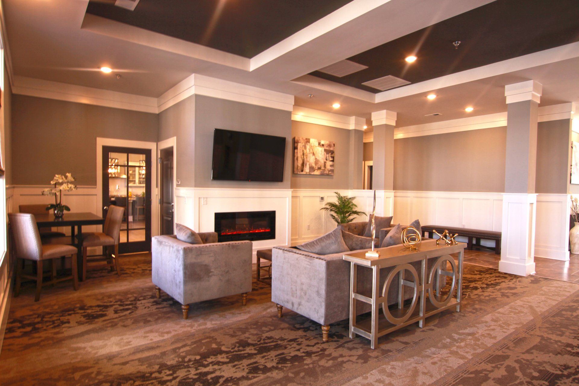 1 element apartments lobby