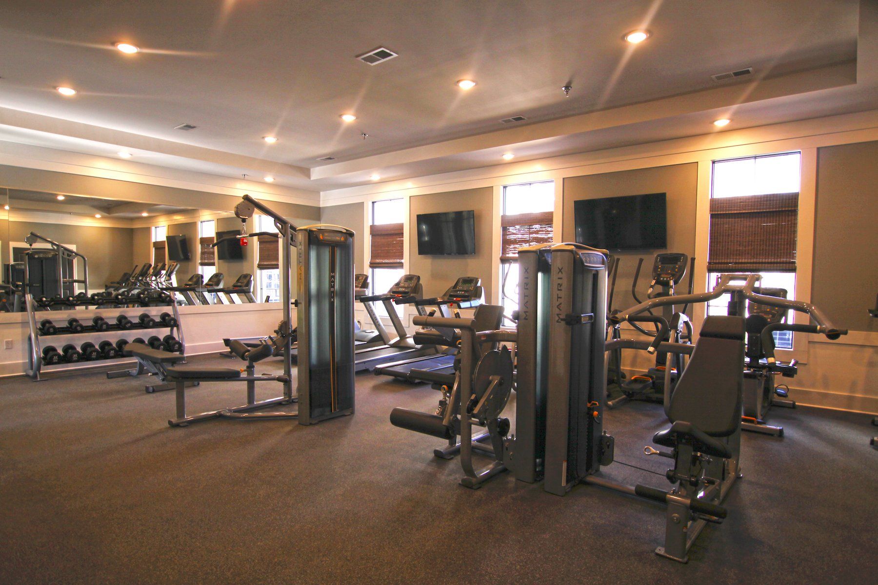 1 element apartments gym