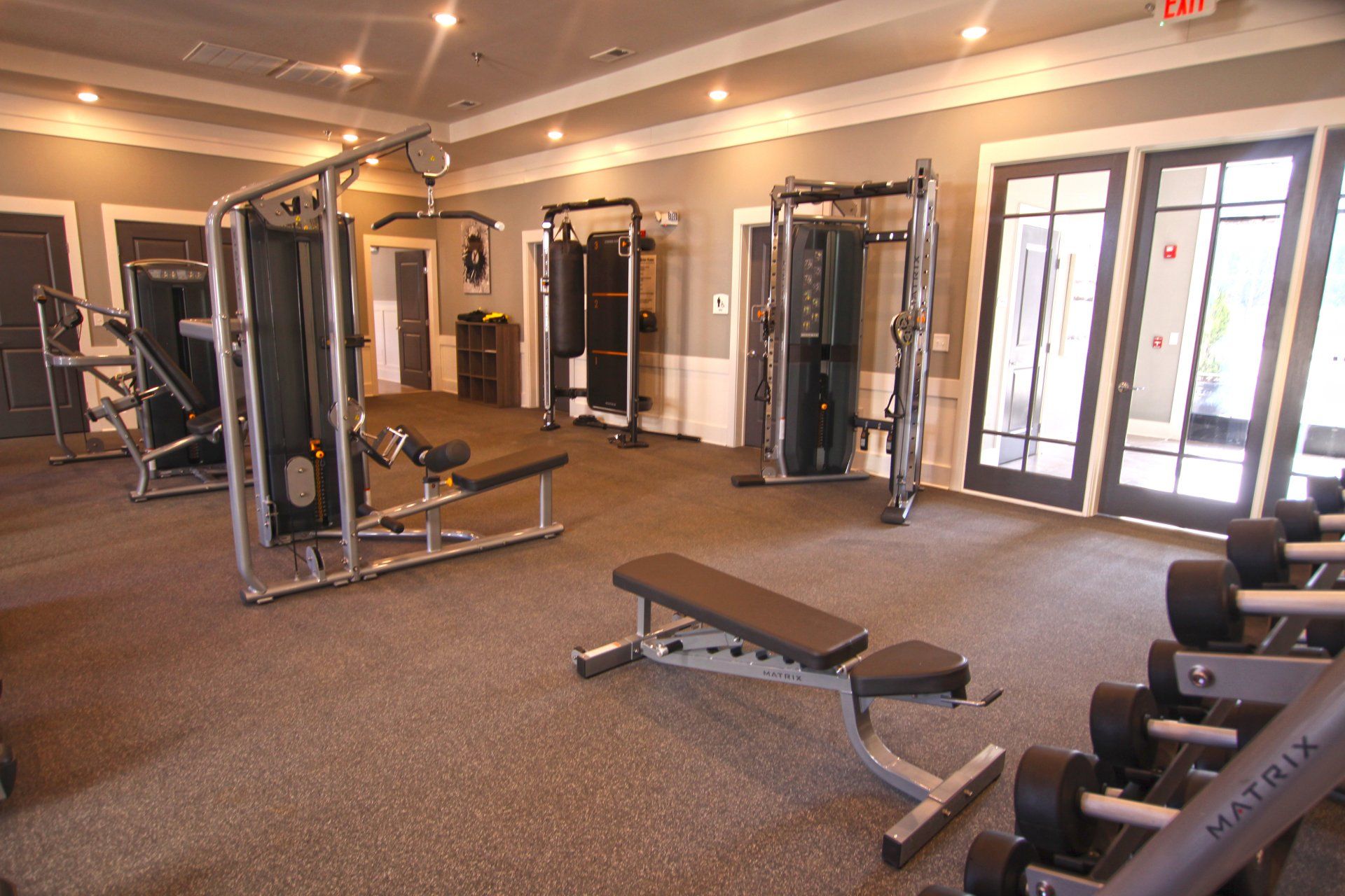 1 element apartments gym