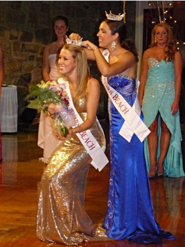 Megan Lyman is crowned Miss Weirs Beach 2009 by her predecessor, Asheley Chaput.