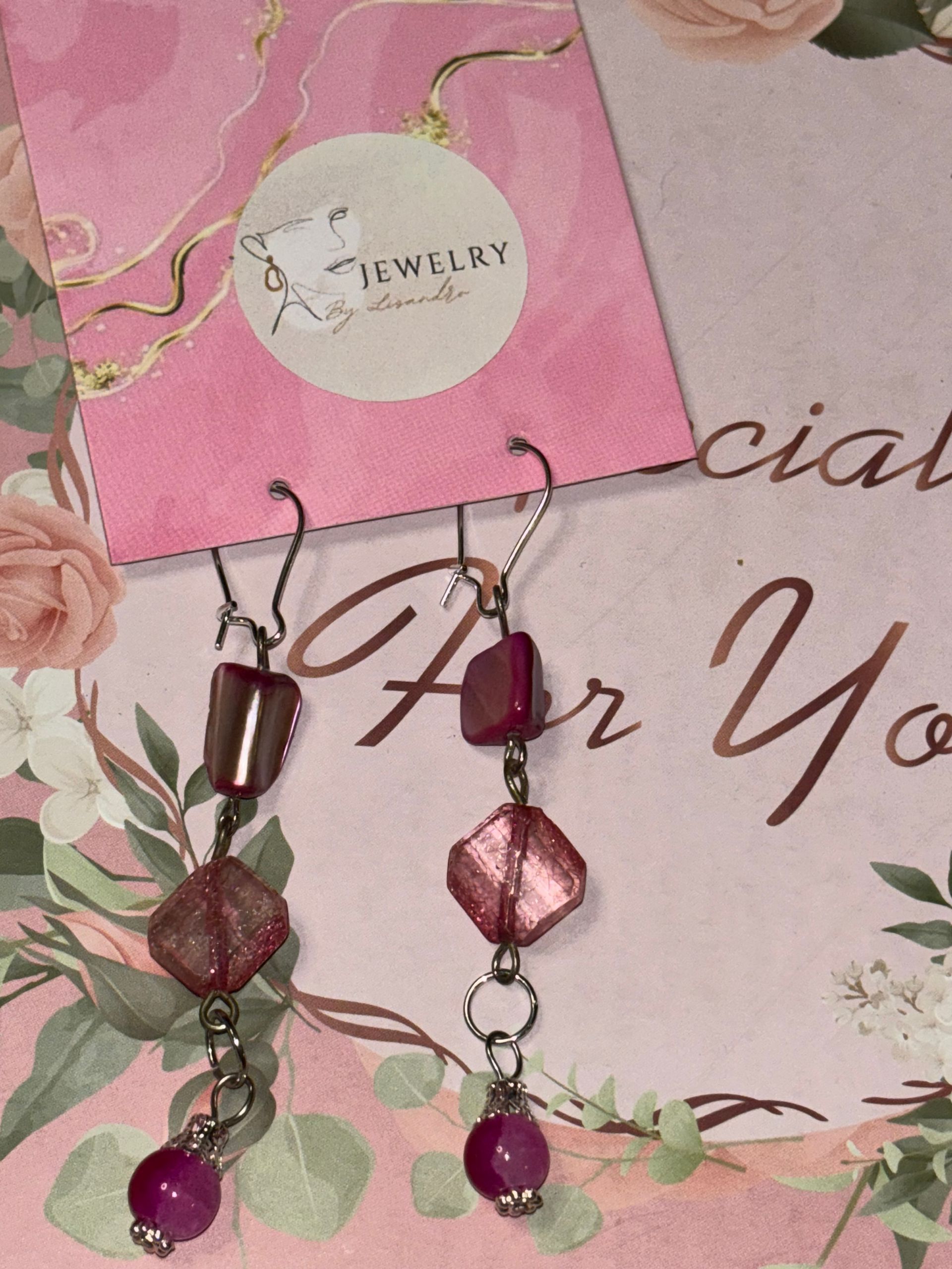 Oorbel met mooie roze steentjes