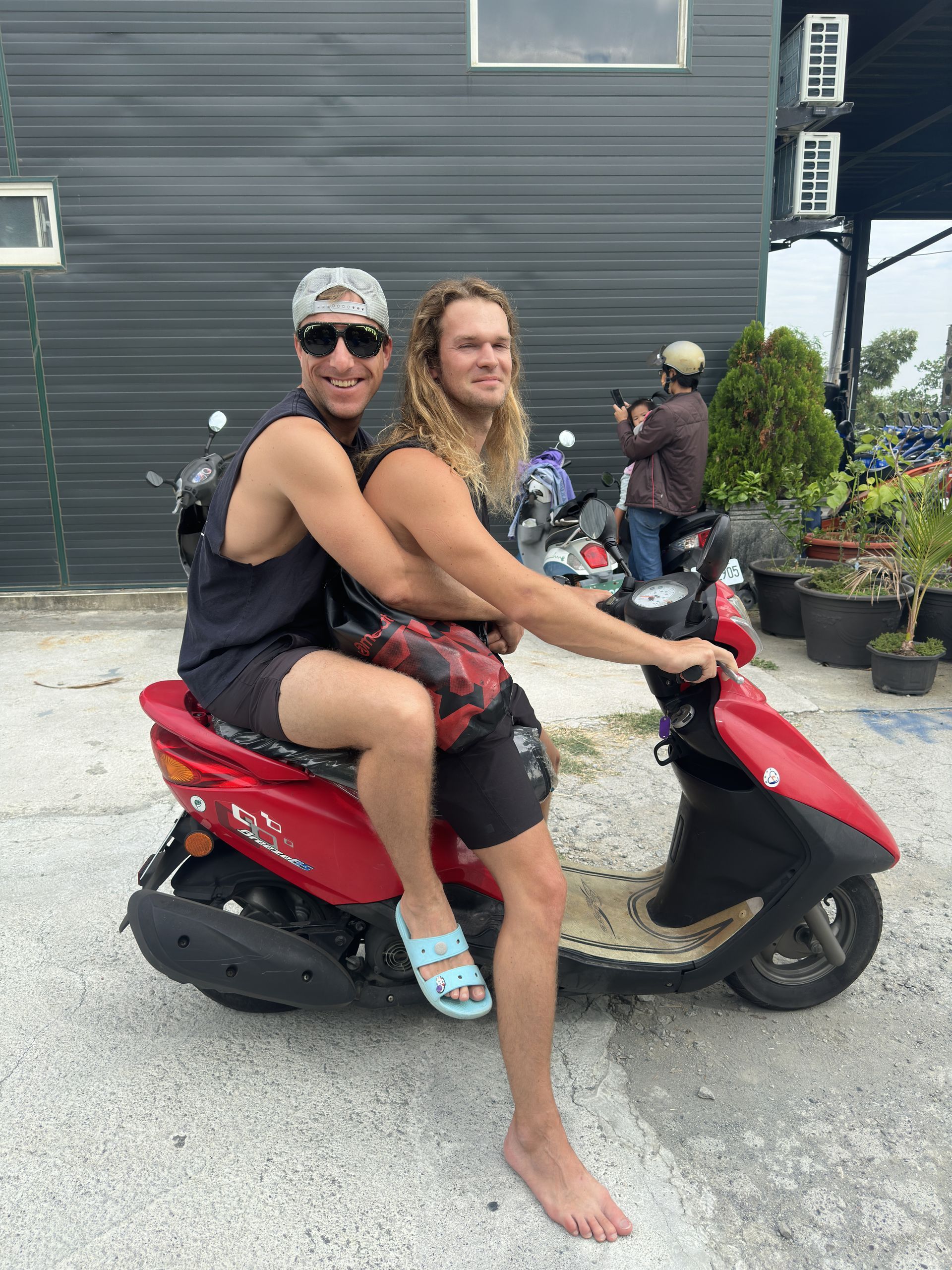 scooter riding on xiaoliuqiu