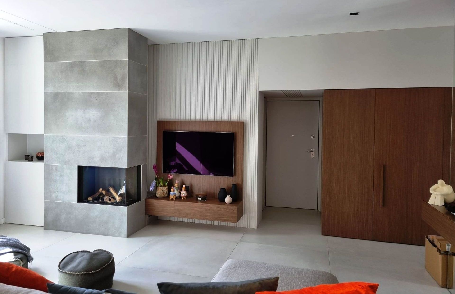 Soggiorno moderno con camino