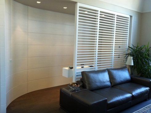 Parete angolare in legno