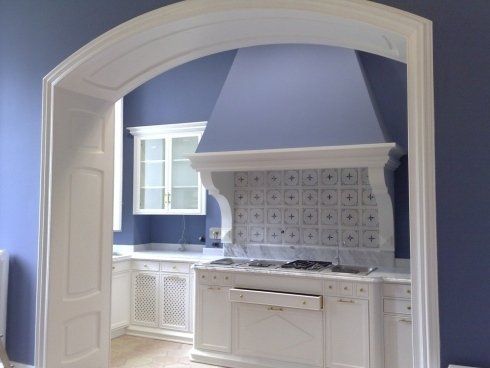 Cucina bianca di legno