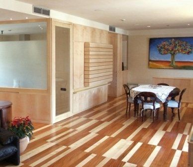 Mobile in legno e parquet