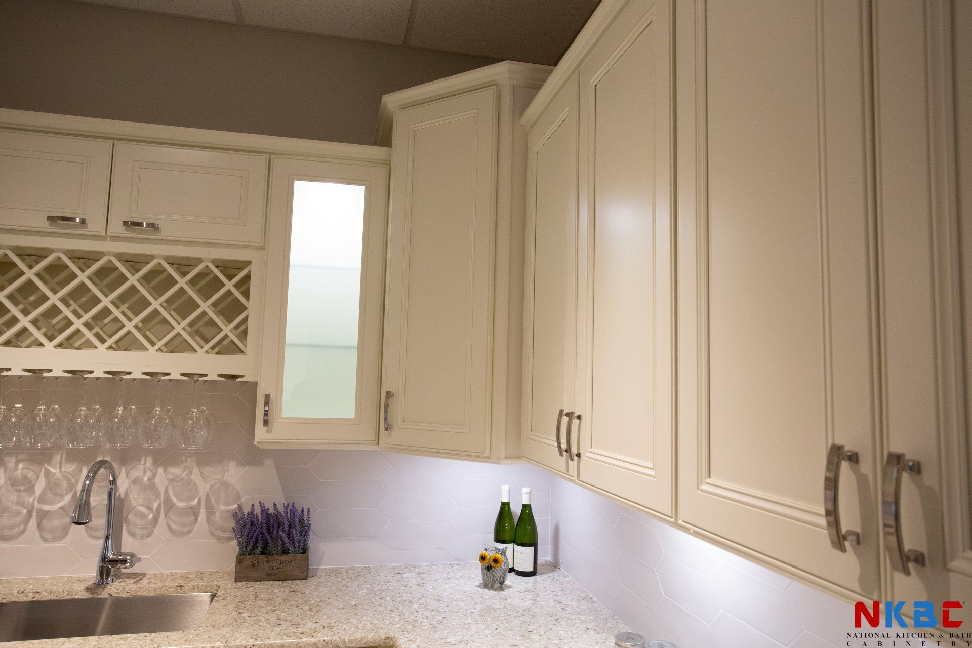 wholesale cabinets available in Chicago & Peoria, IL