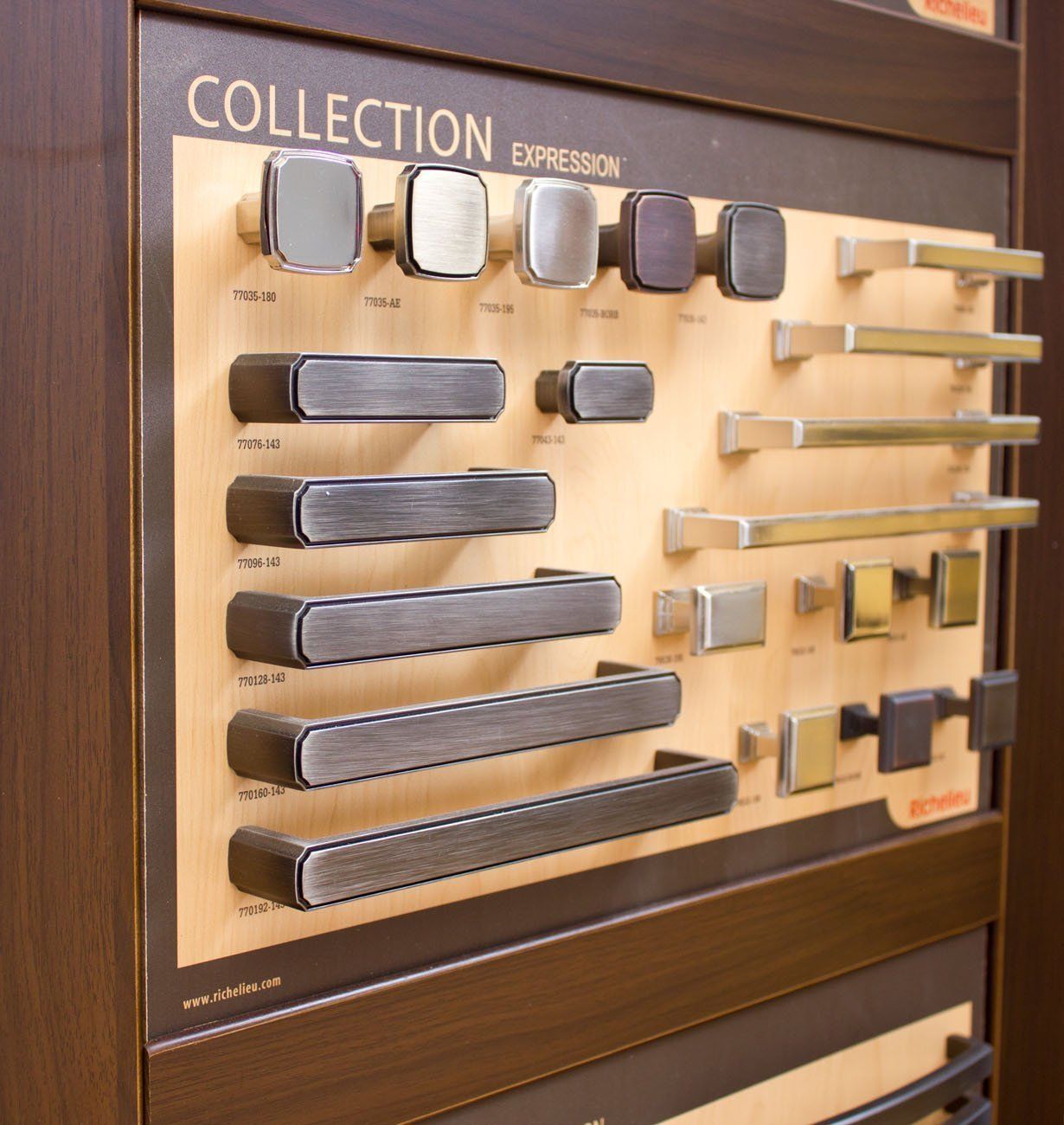 Richelieu-handles-knobs