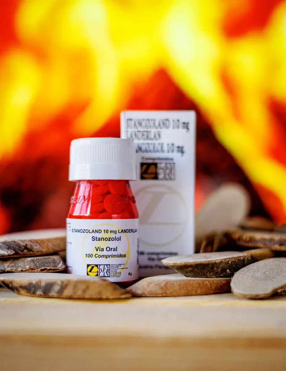 Un frasco y una caja de comprimidos de Landerlan Stanozolol de 10 mg