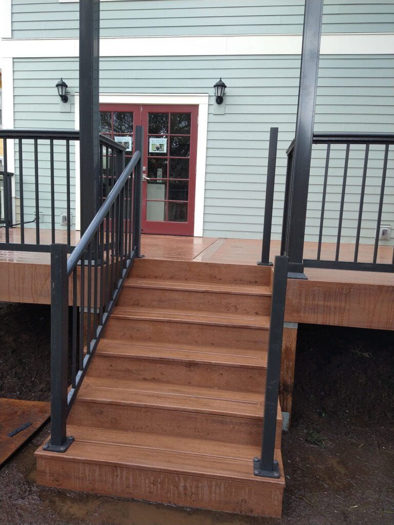 a huge grey deck in tri-cities, wa