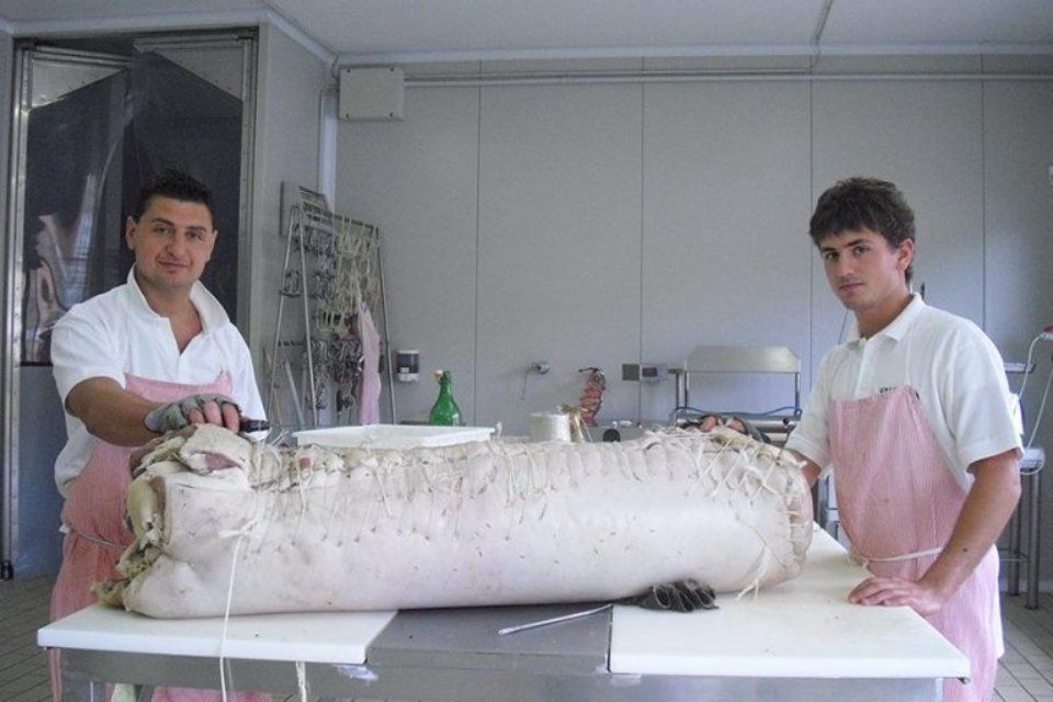 laboratorio trattamento carni di maiale