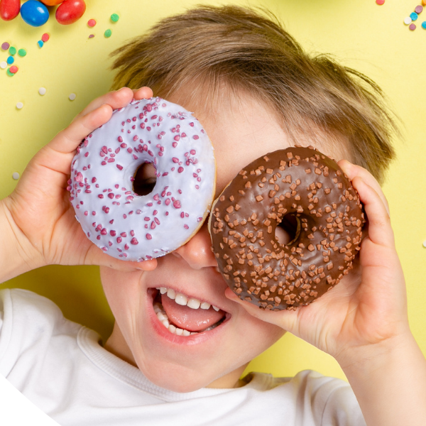 Donut decorating with Donut King
