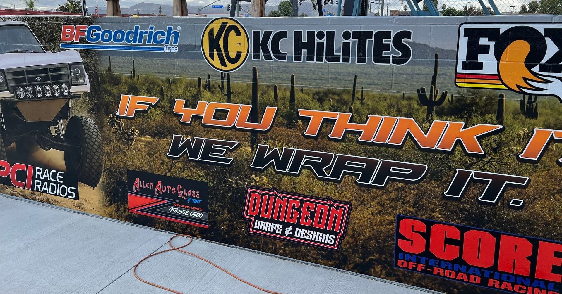 CUSTOM SIGNS AND BANNERS near me