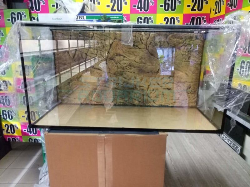 Achterwand aquarium op maat laten maken