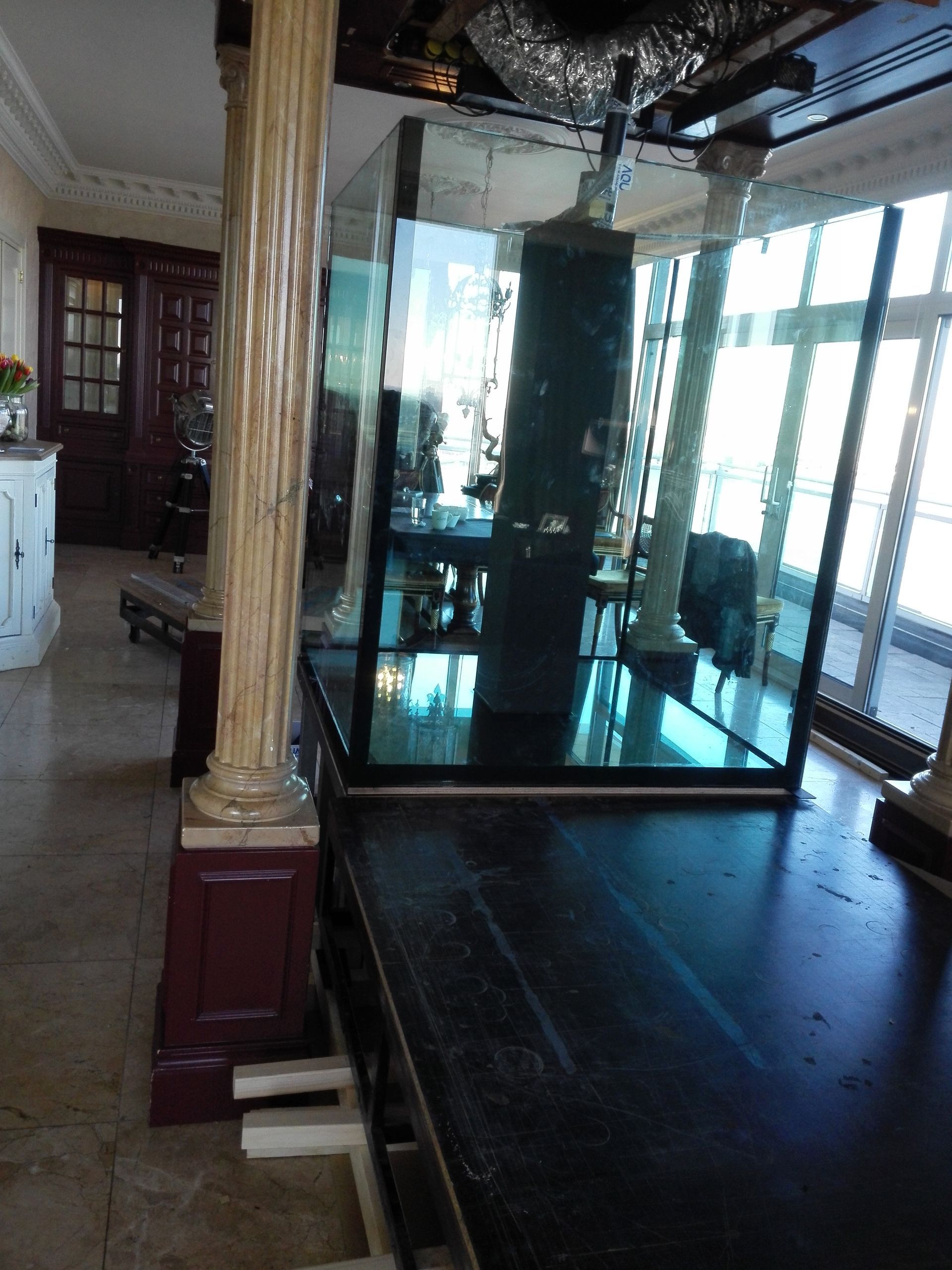 Mega aquarium laten bouwen