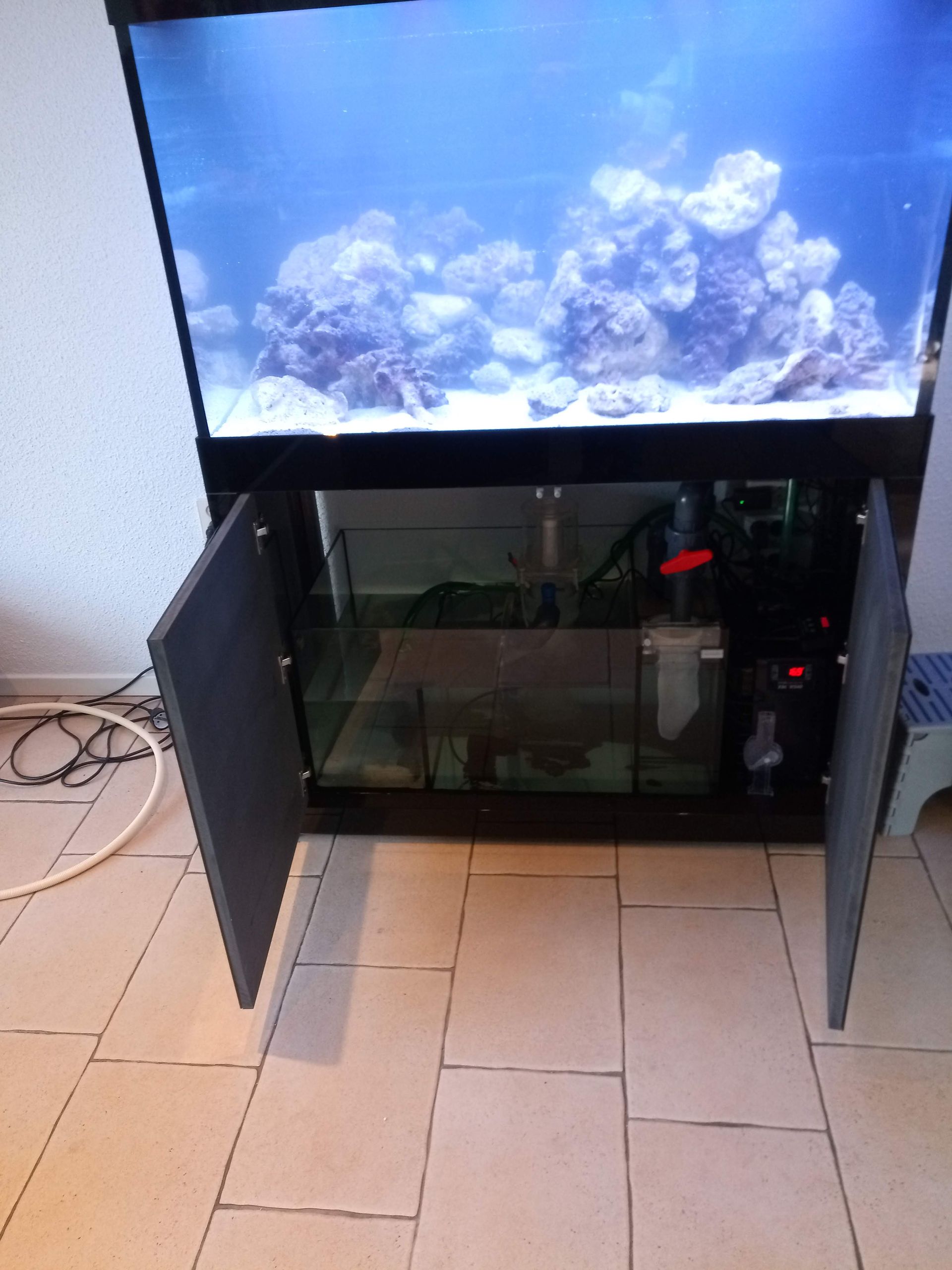 Aquarium filters en apparatuur laten aansluiten