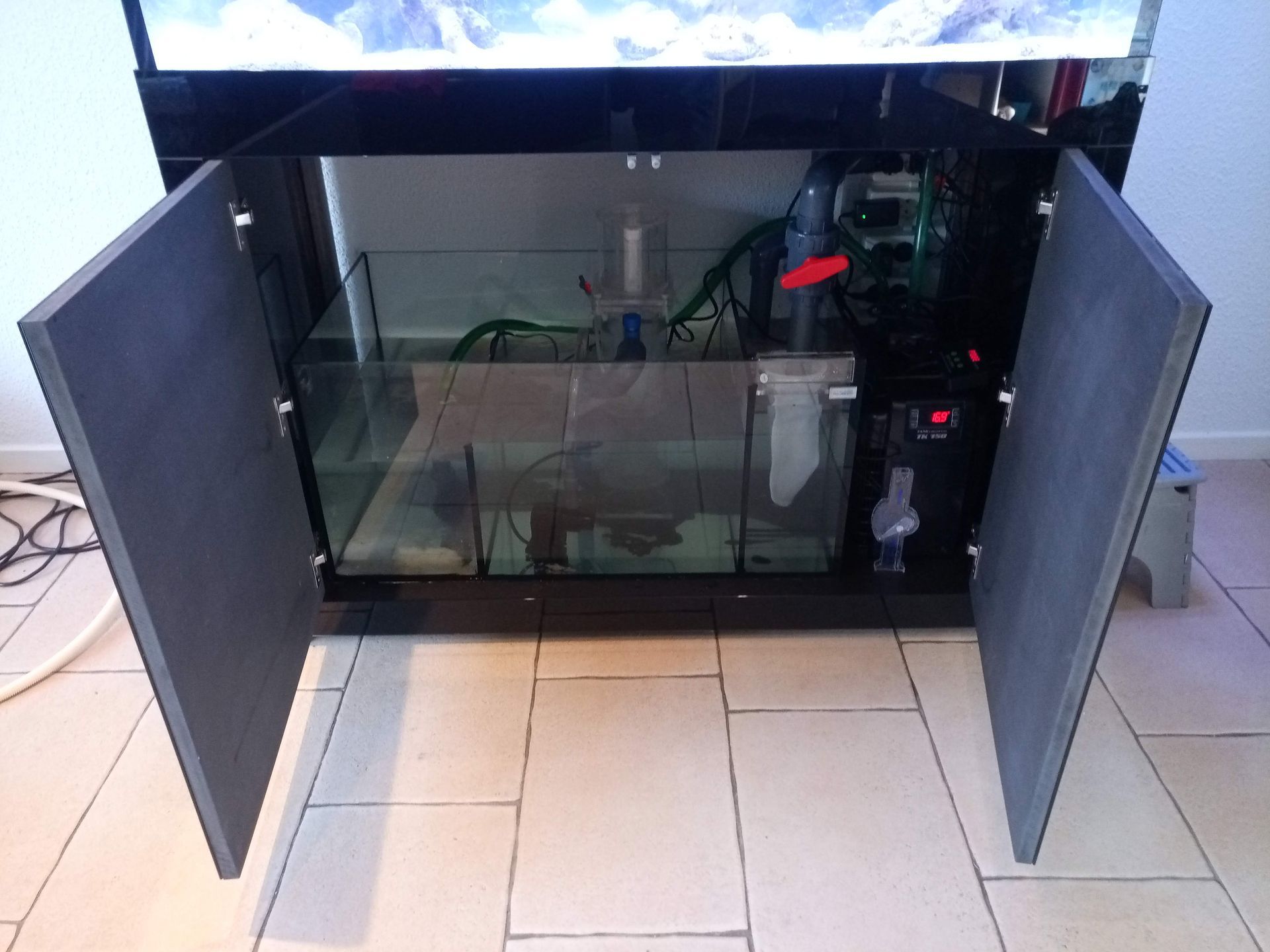 Aquarium laten aansluiten