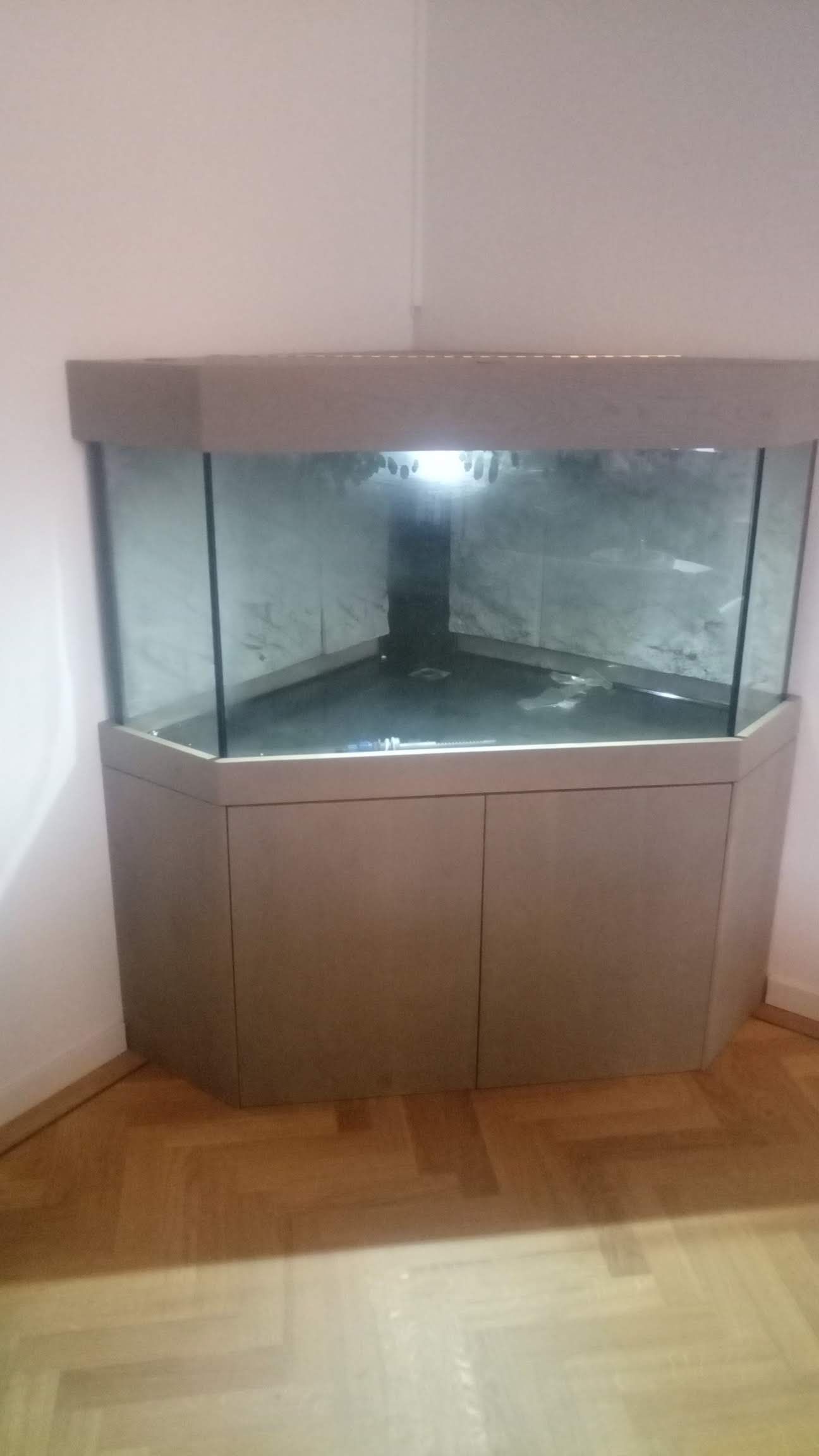 Hoekaquarium op maat laten maken
