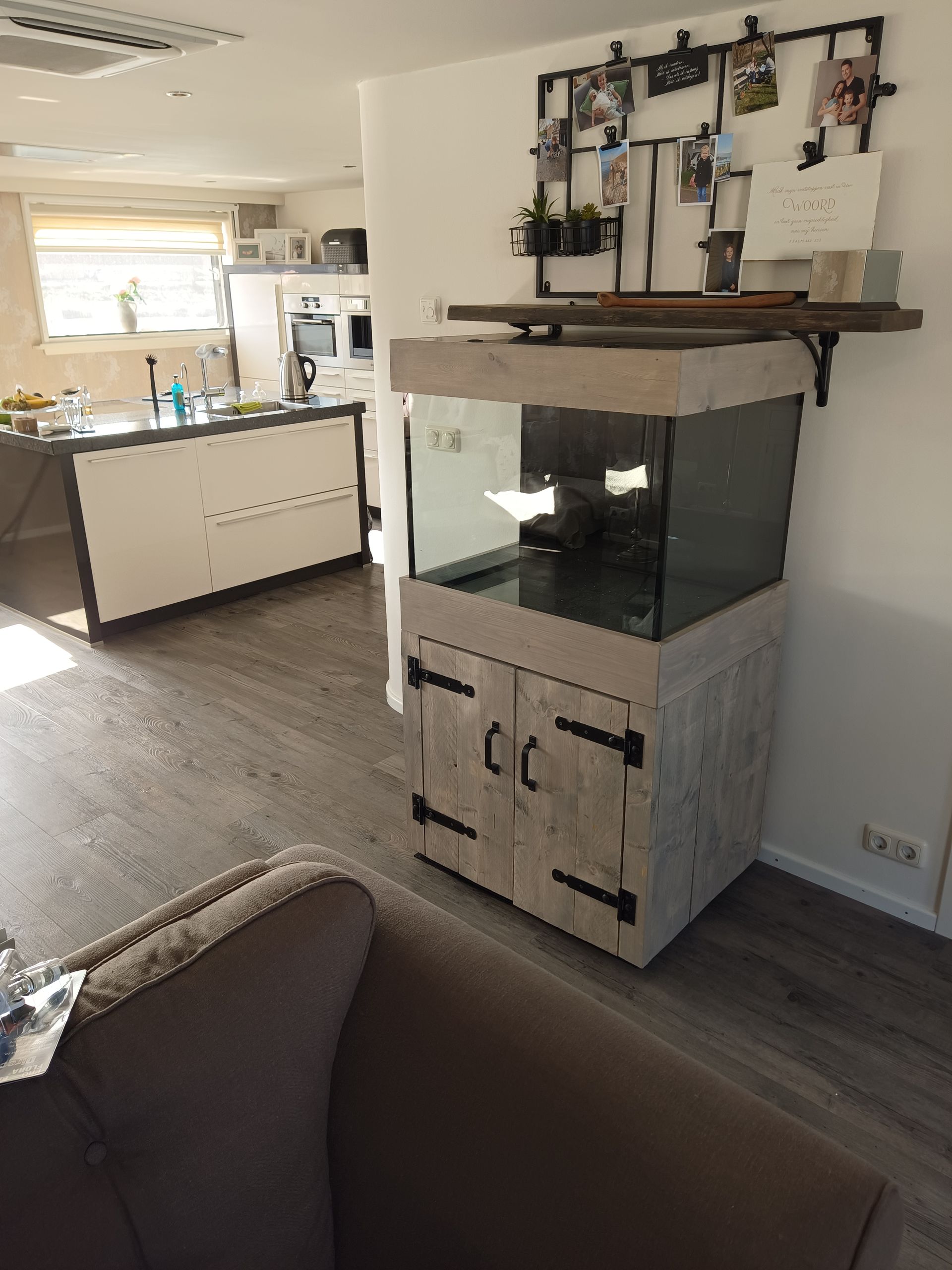 Aquarium bezorging op schip