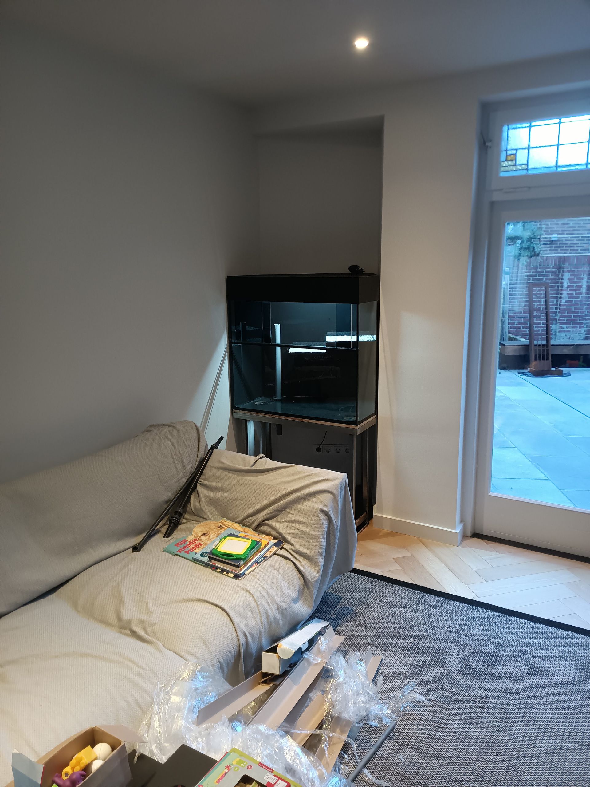 Schildpaddenbak aquarium op maat tussen muren