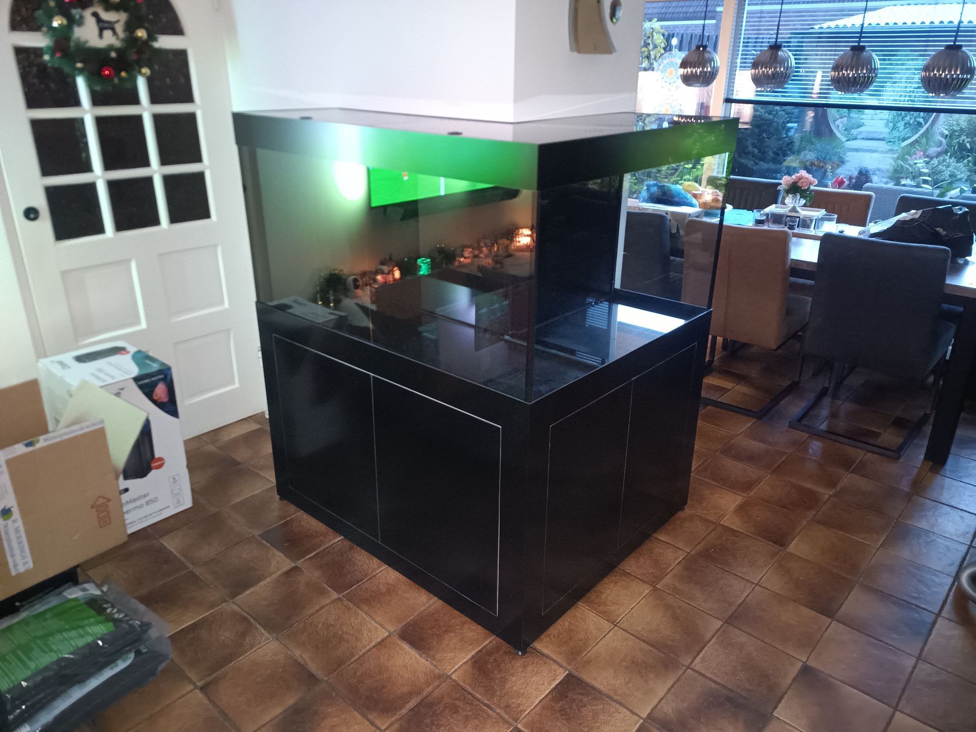 Aquarium L vorm laten maken