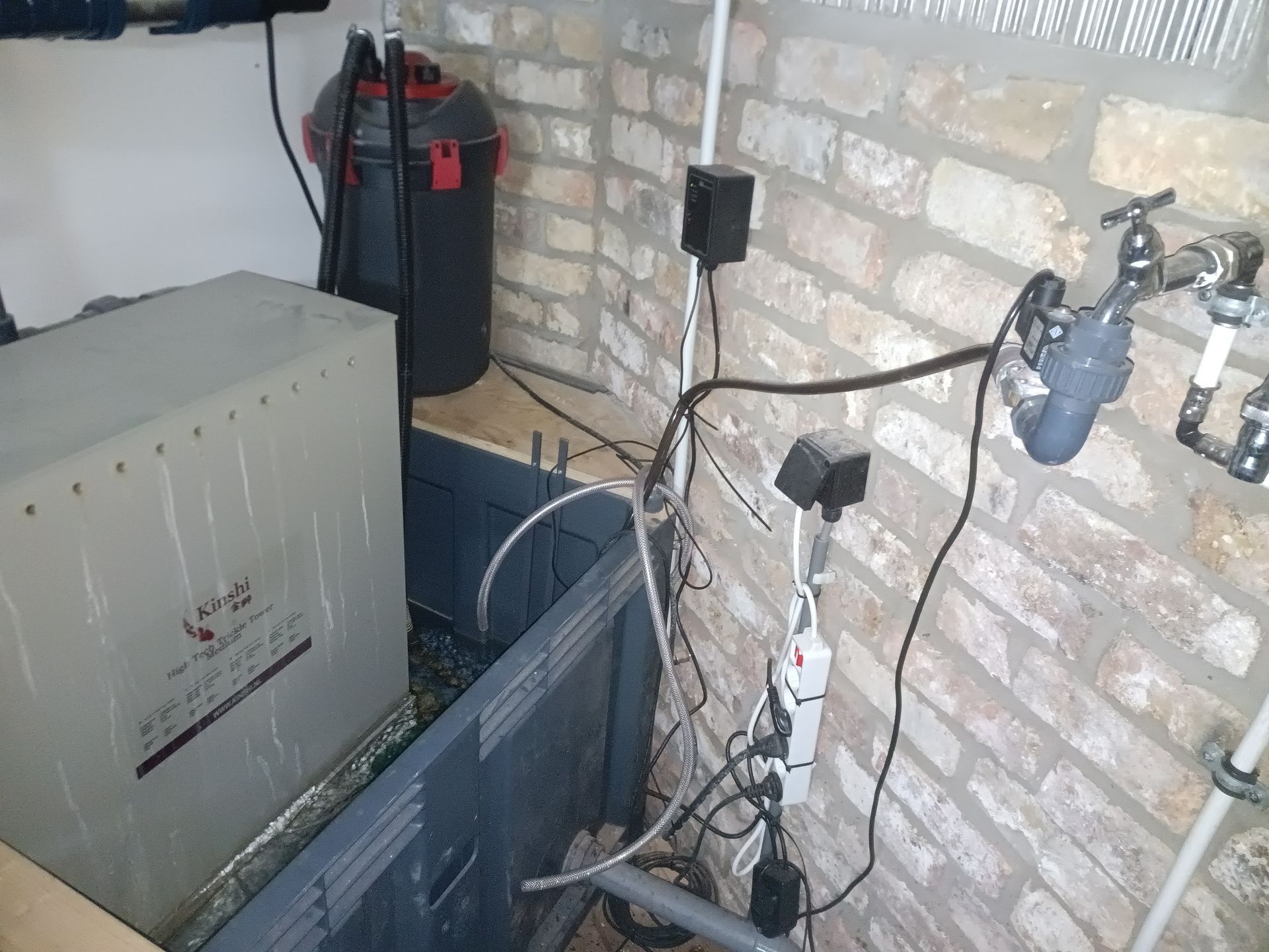 Aquariumuitrusting: professionele filters.