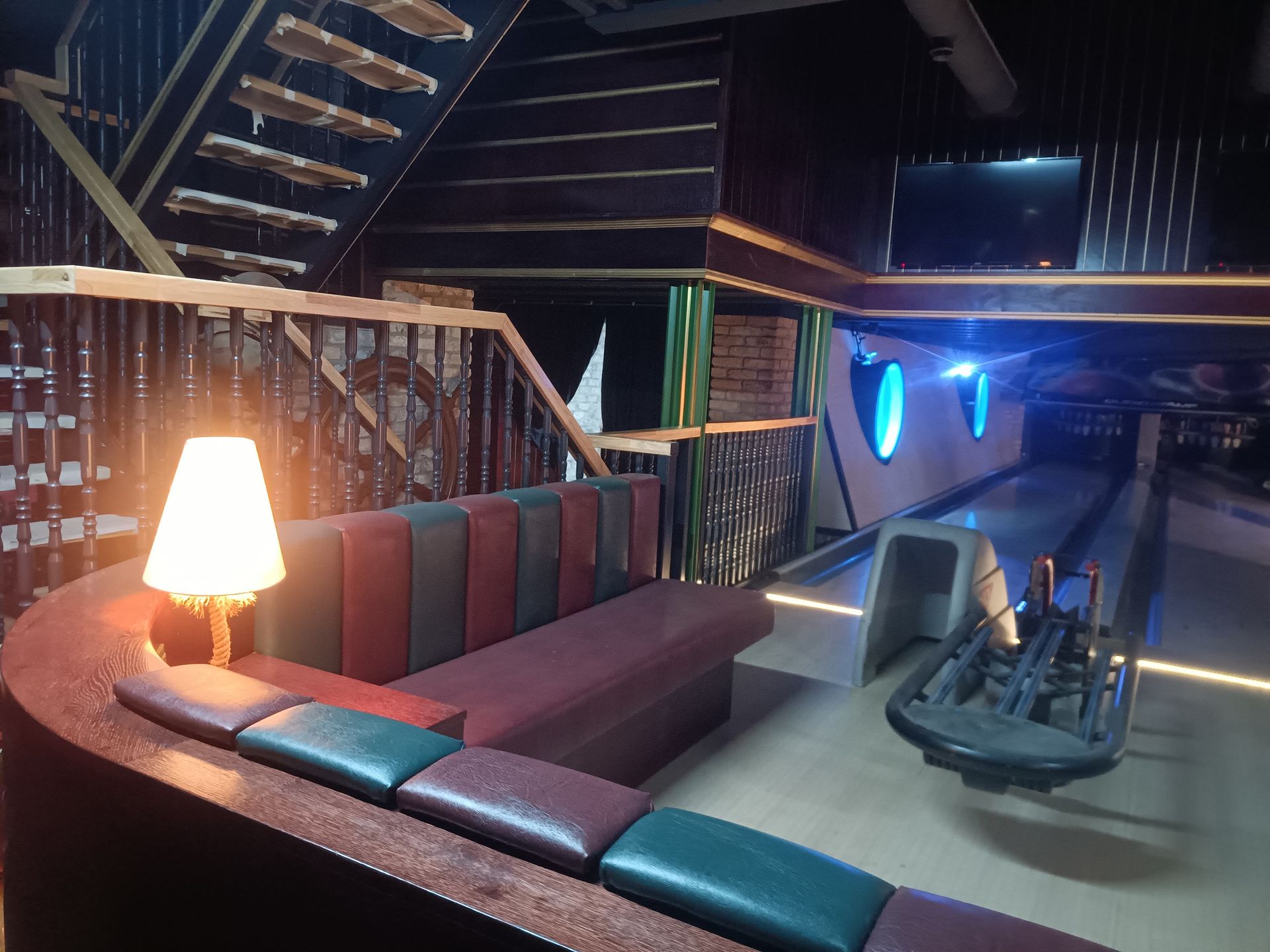 Aquarium in pretpark openbare ruimte onderhoud