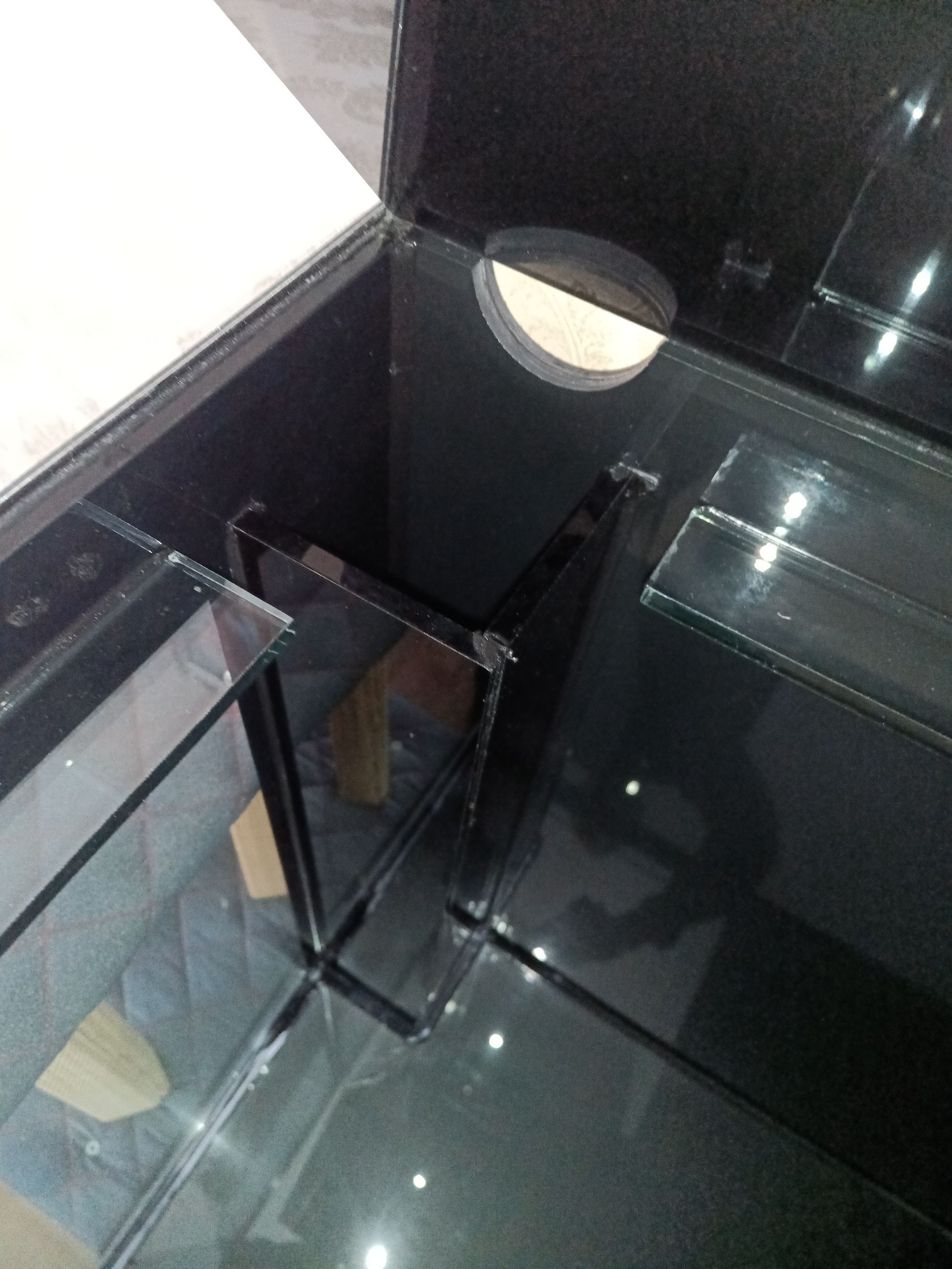 Droogkamer en boringen aquarium kwalitatief gemaakt