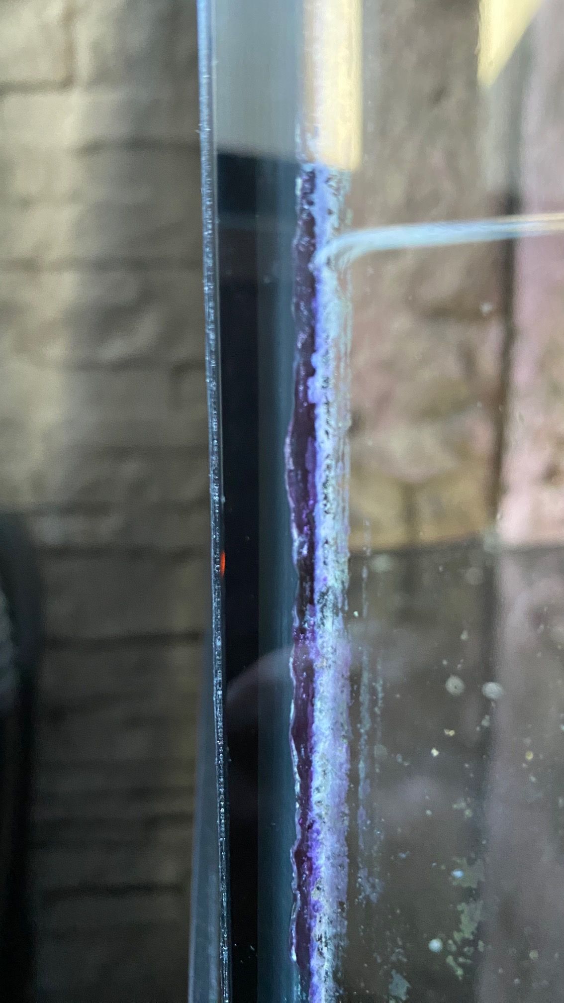 Kitnaad laten vervangen aquarium