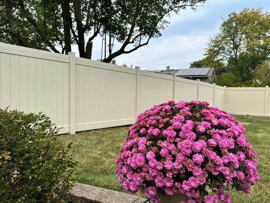 vinyl fence installation Naperville Illinois