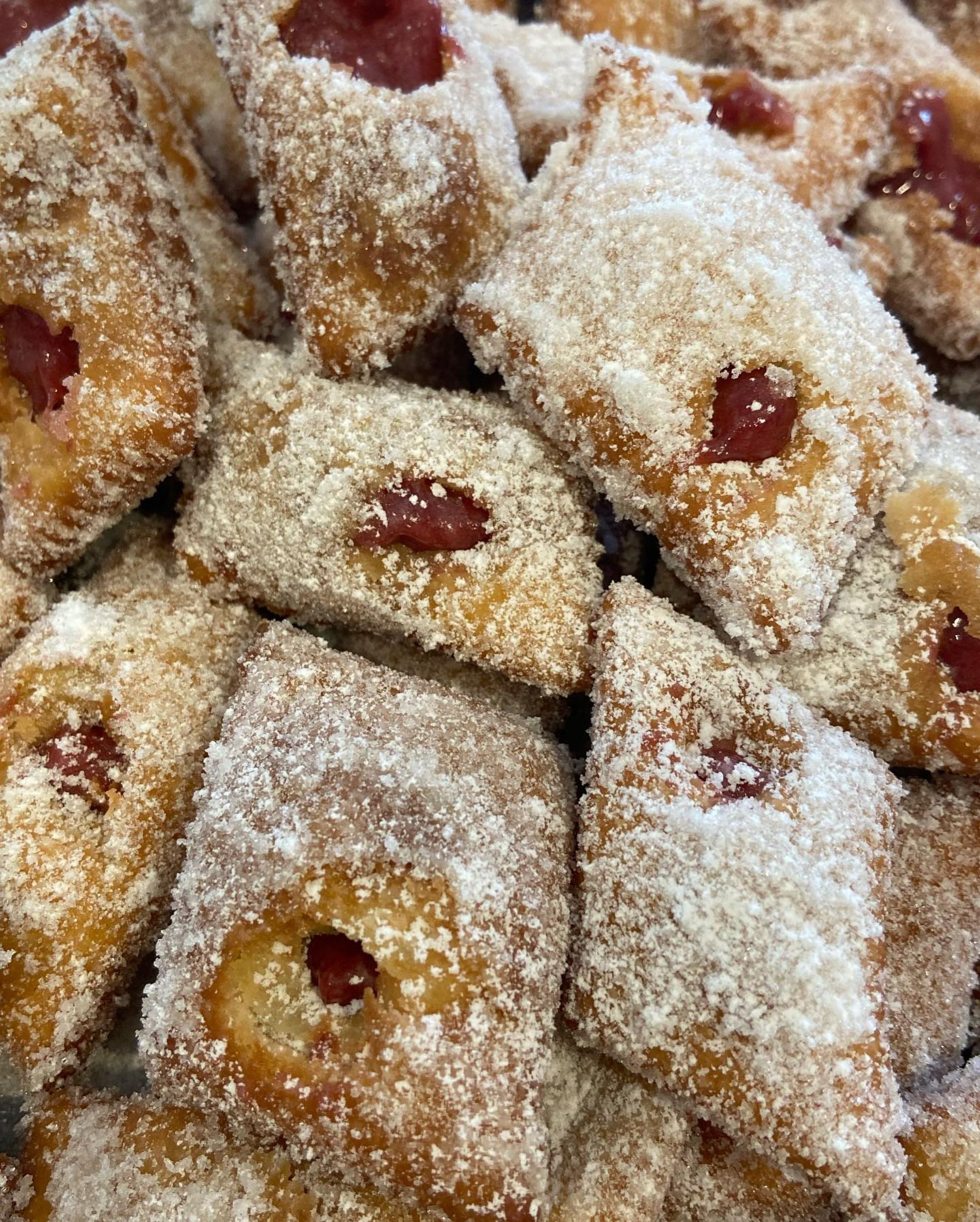 dolcetti fritti ripieni di marmellata