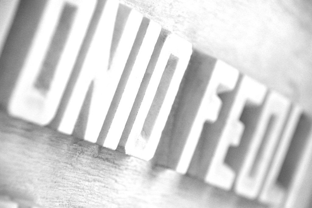 Una foto in bianco e nero della parola ohio feel