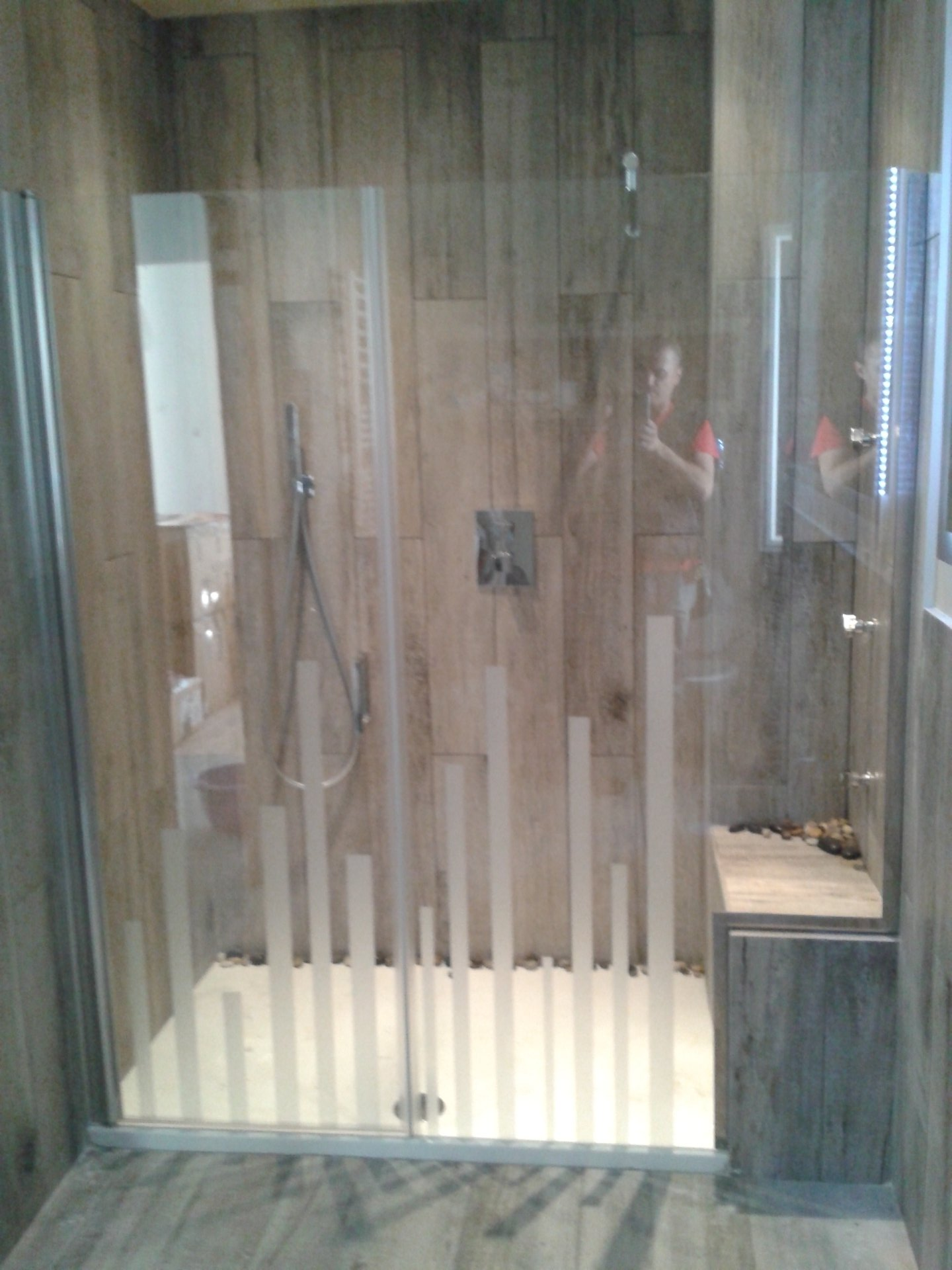 Primo pianto porta box doccia