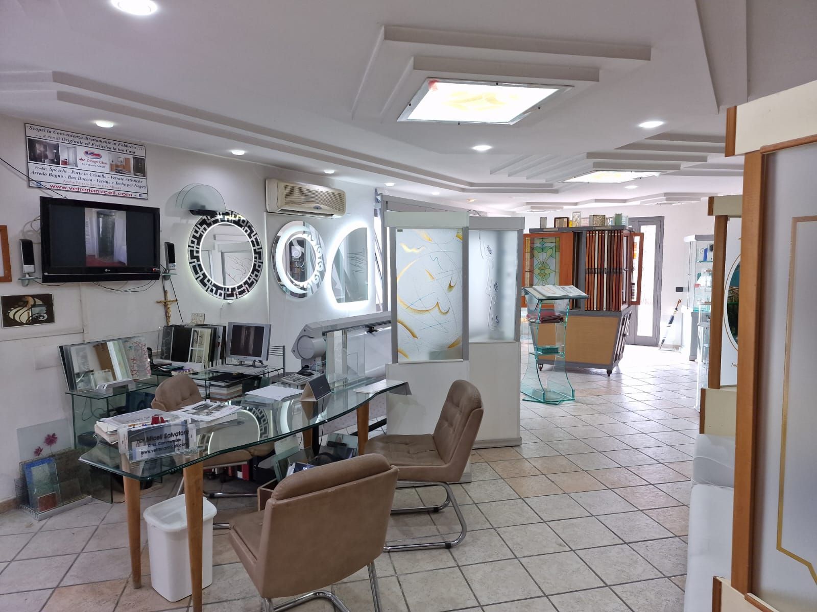 Showroom complementi d'arredo VM Art Design Glass Vetreria Miceli