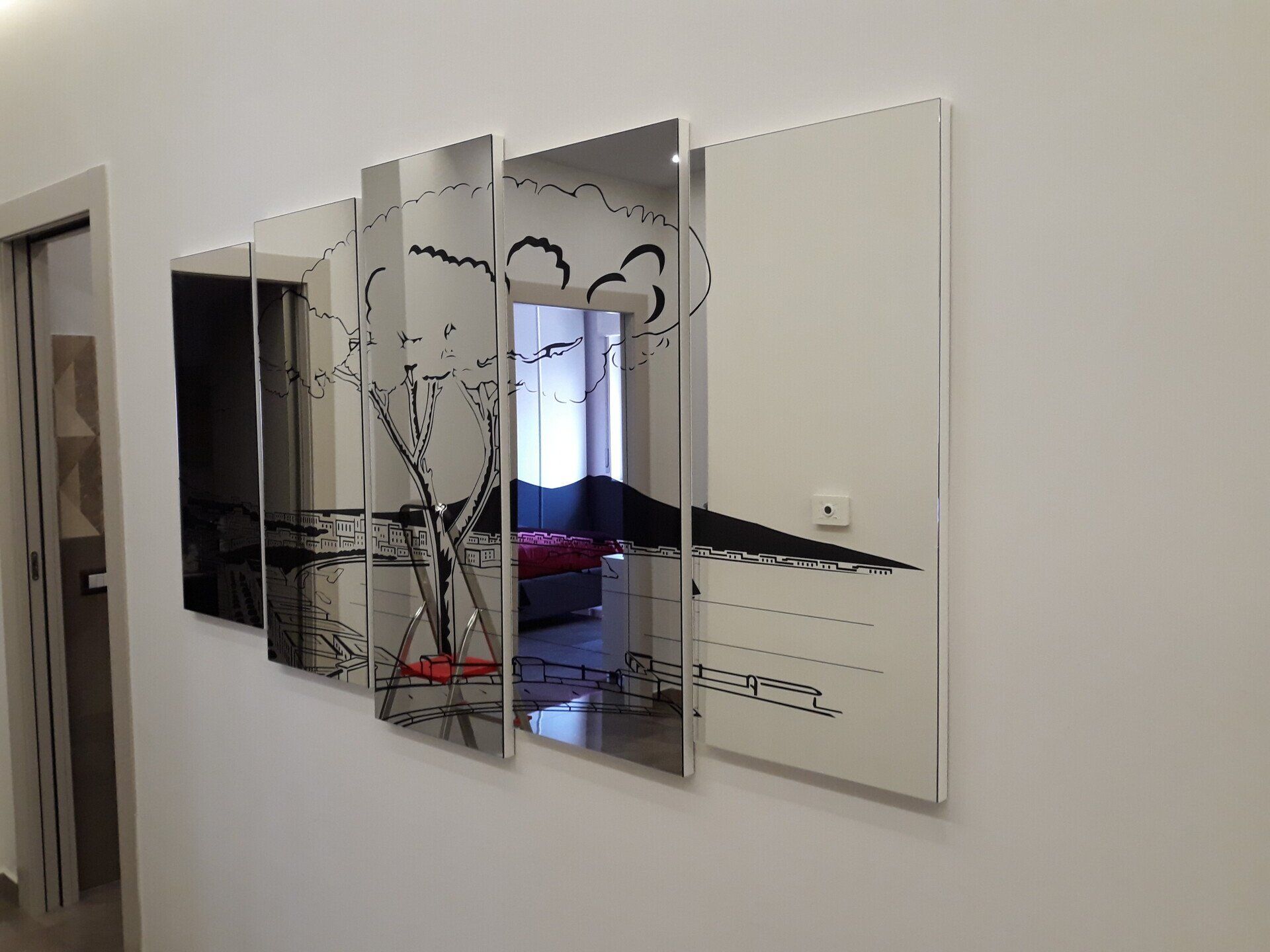 Specchiera con disegno personalizzato per ingresso abitazione