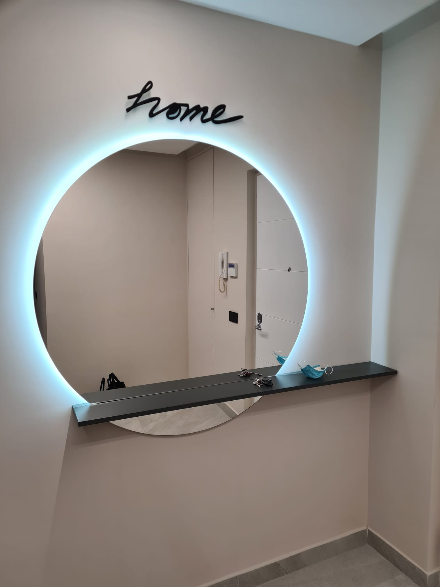 Specchiera a led di design per ingresso