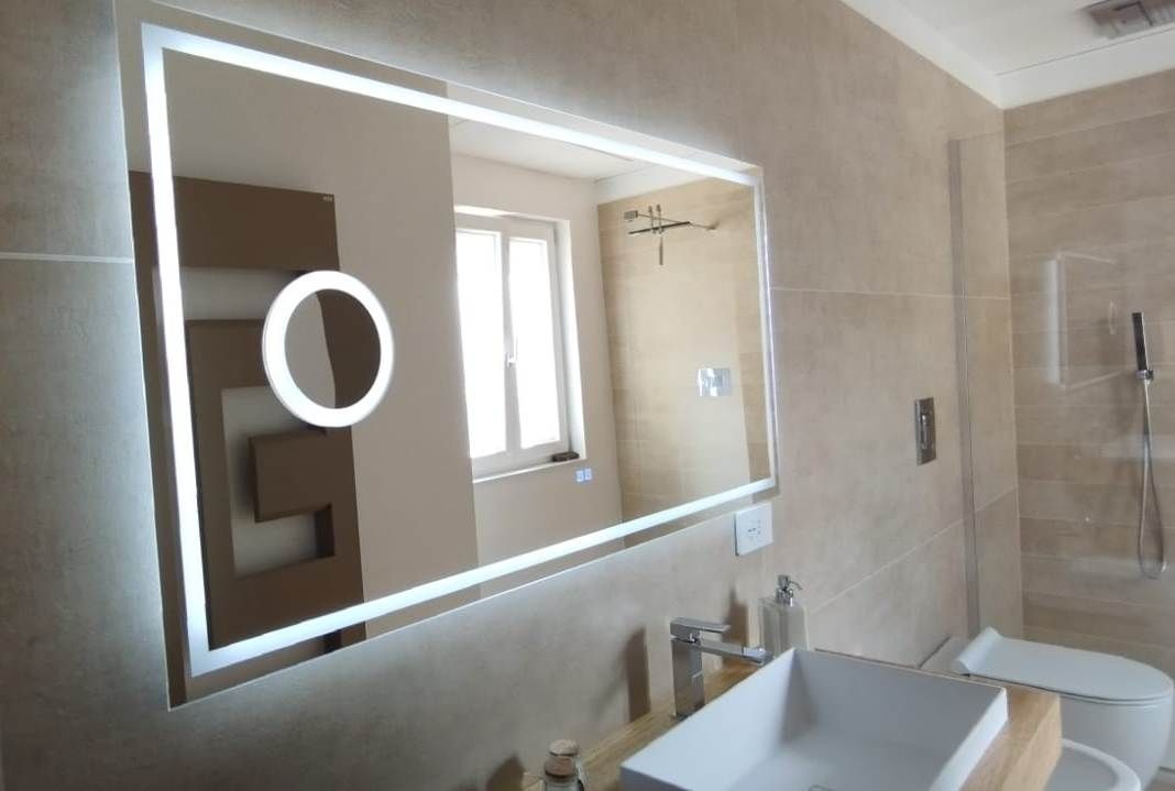 Specchiera  bagno retroilluminata con luci led
