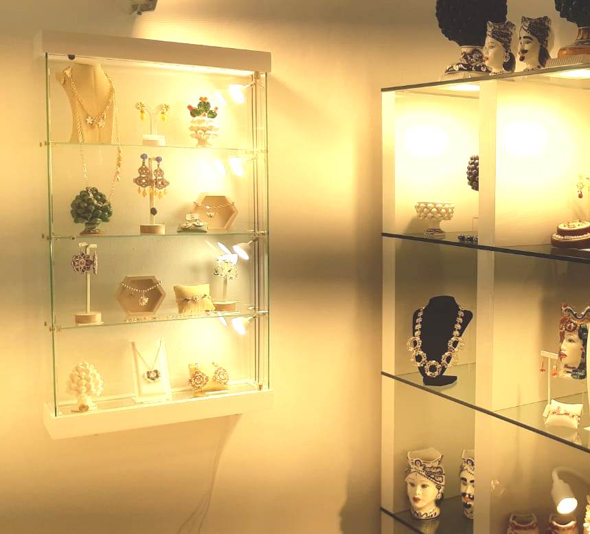 Vetrinette espositive con illuminazione a led per negozi